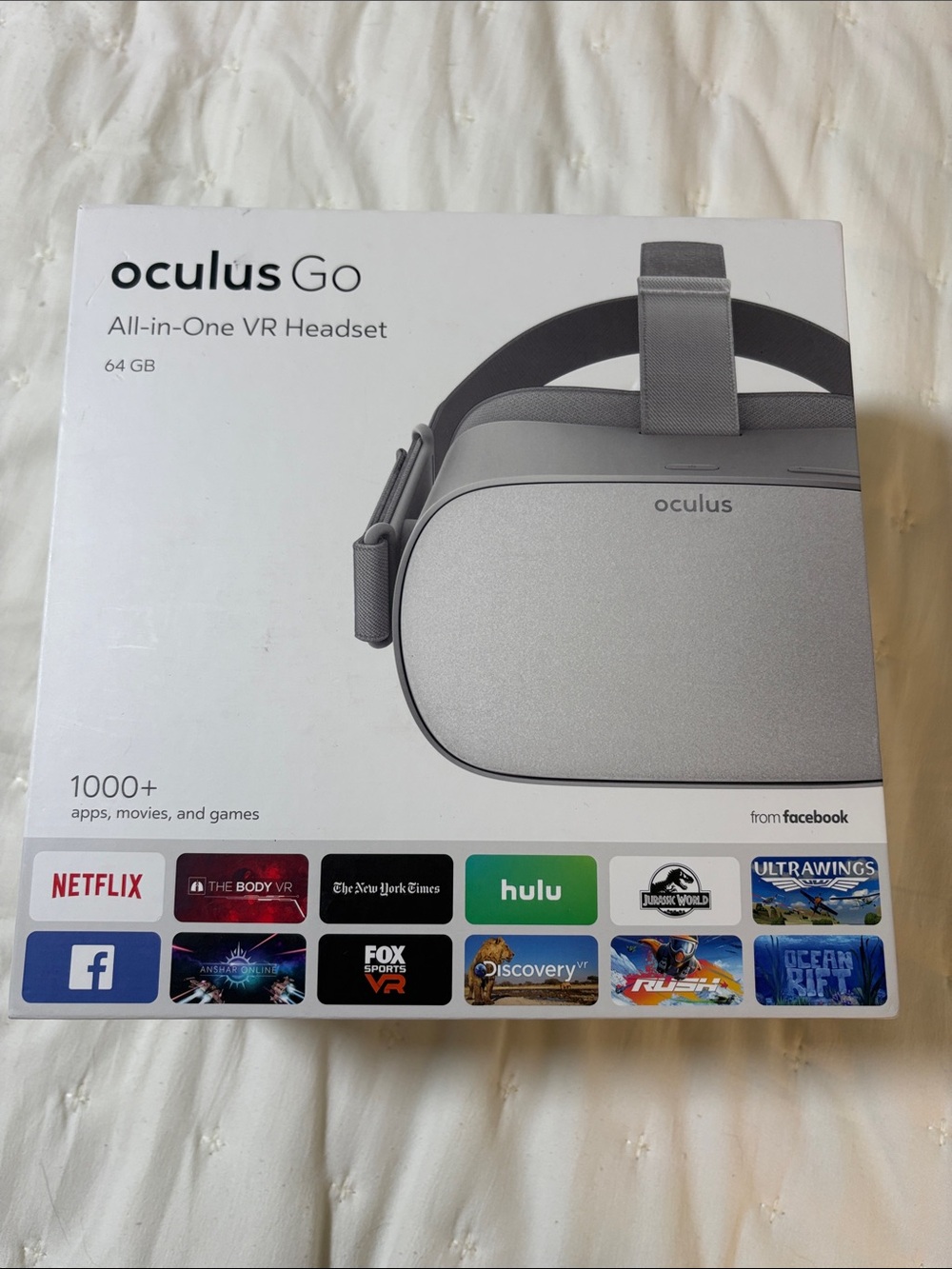 Oculus Go 64GB Standalone VR Headset in Light Gray